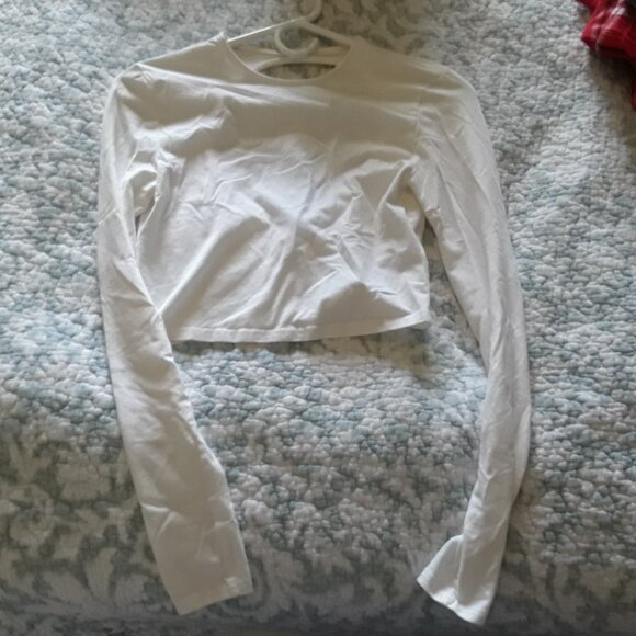 Women's H & M Divided White Long Sleeve Crop Top w/Open Back Size Medium - Picture 1 of 5